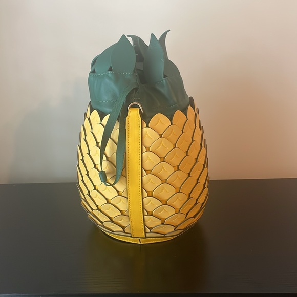 Kate Spade Colada Pineapple 3D Bucket Crossbody Purse Artsy Novelty Collectible - Picture 9 of 12